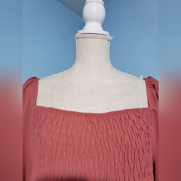 Off the shoulder Blouse - Picture 3 of 13